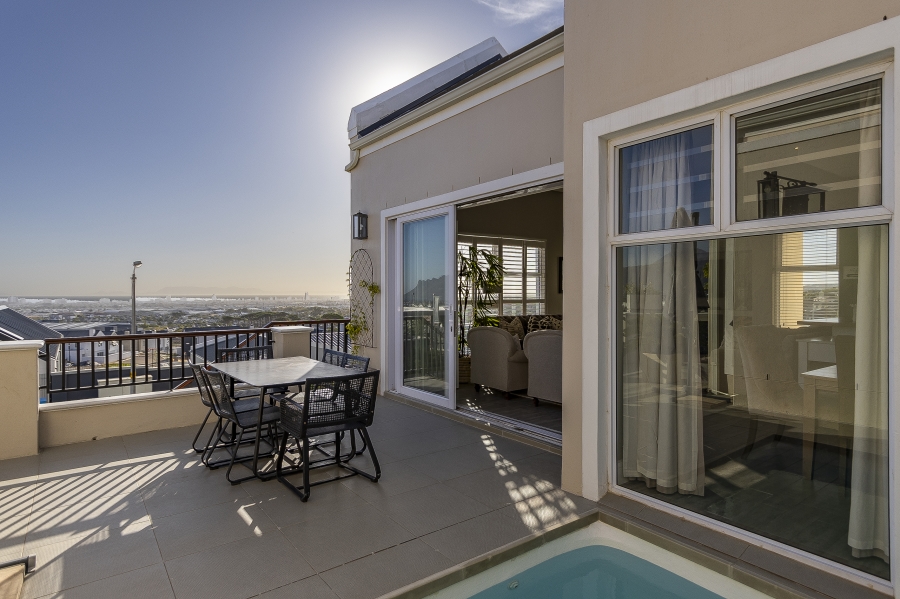 5 Bedroom Property for Sale in Meerhof Estat Western Cape